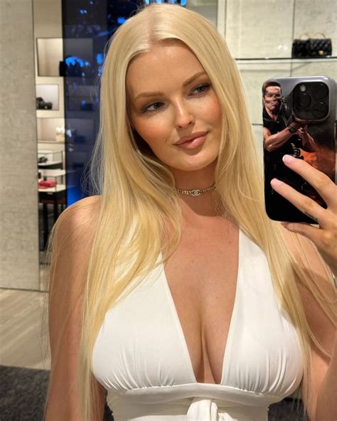 Zienna Eve 06-02-2024 • CelebMafia