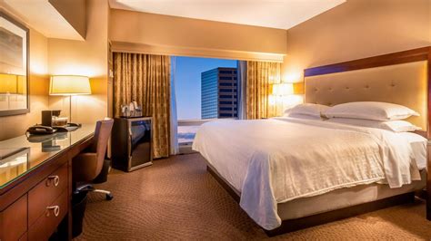 Rooms and Suites Types | Sheraton Indianapolis at Keystone Crossing