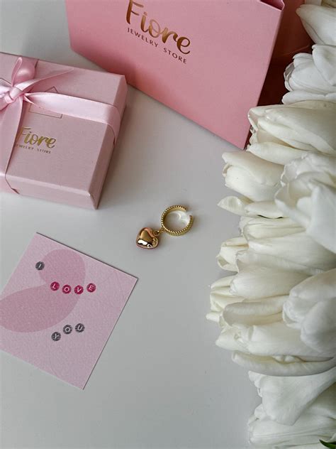 Кольцо с красным дутым сердцем – Fiore Store
