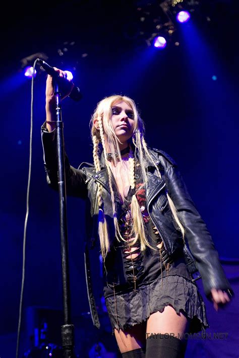 Taylor Momsen performs at The Congress Theatre in Chicago - HawtCelebs