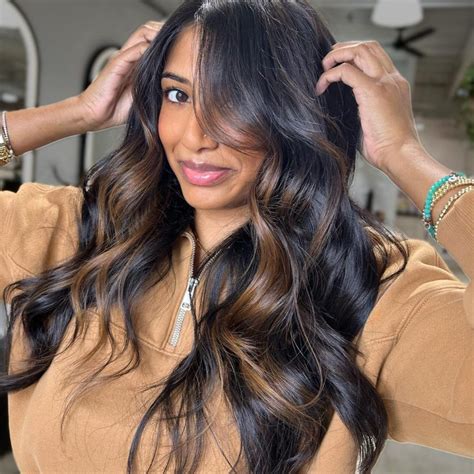 Foto De Morena Iluminada Em Cabelo Preto - Morena iluminada em cabelo preto: 45 fotos para se inspirar