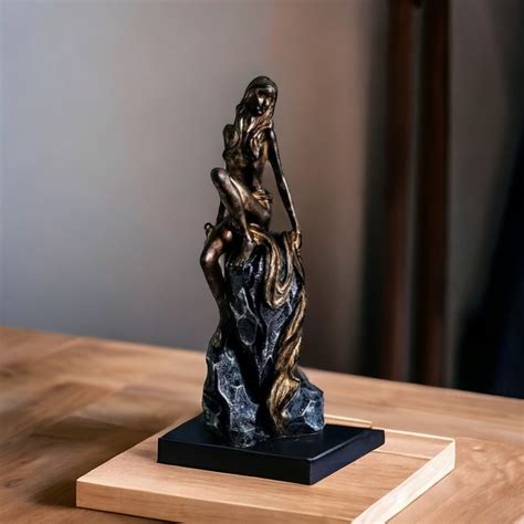 resin erotic statuette   woman sitting   rock erotic sculpture