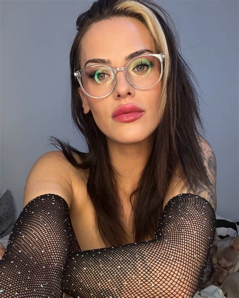 Hannah Peachey - Hannah Peachey added a new photo.