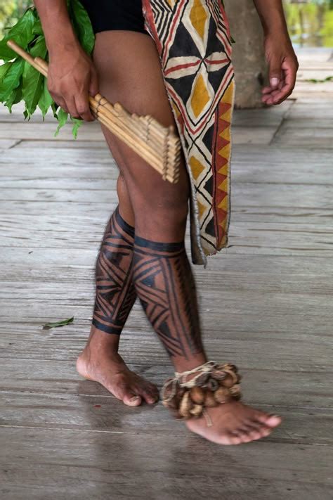 Pintura Indigena Na Perna - Os passeios em Manaus com o melhor da Amazônia | Pintura de perna ...