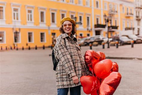 Here's How To Take 90s Grunge Style Into 2023