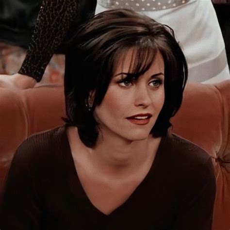 season 2 monica geller's amazing bangs | Monica hairstyles, Hair styles ...