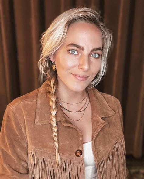 What Sets Lauren Jenkins Apart from Other Rising Country Music Stars of Her Generation? 8