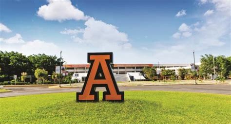 la anahuac entre las mejores de mexico