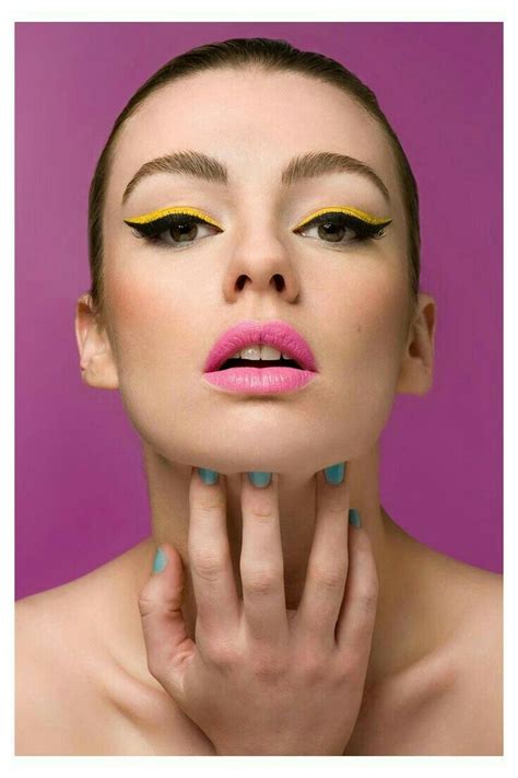 60s Makeup Style, Mod 60s Makeup, 60s Makeup Eyes, Eye Makeup, Nostril ...