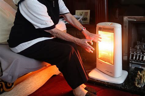 One in 25 elderly people ‘live alone without central heating in some