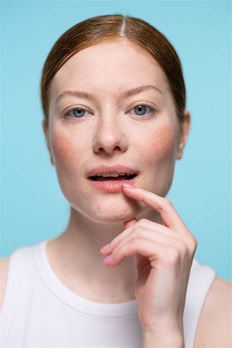 What's the Difference Between Eczema vs Rosacea - 2024 Comparison