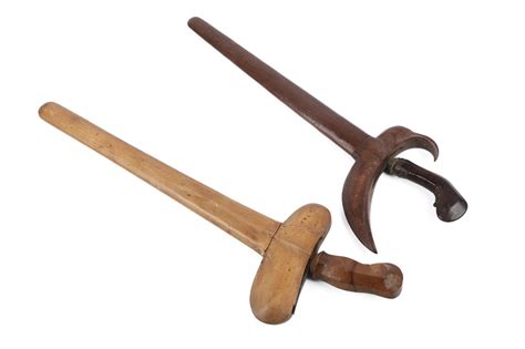 (2) Balinese Keris Daggers Auction