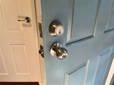 What Is A 3-Point Door Lock | Storables