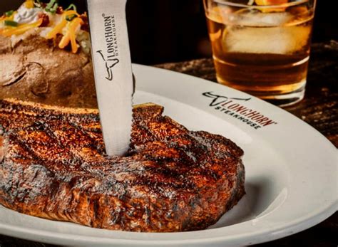 7 Reasons LongHorn Steakhouse Is So Affordable