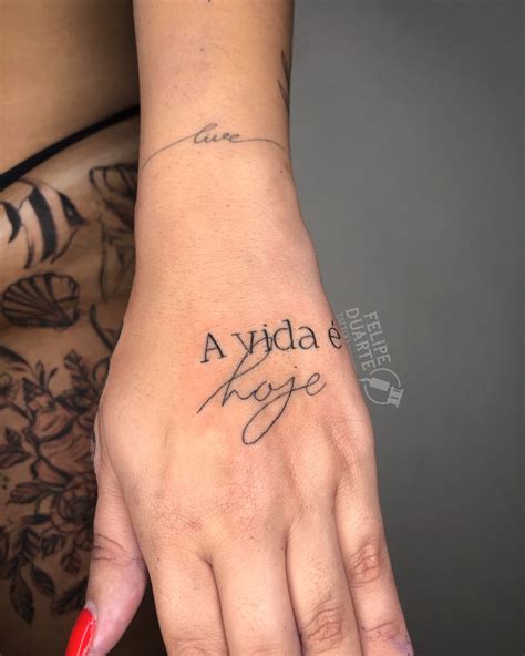 Tatuagens A Vida É Hoje - a vida é hoje tattoo | Frases para tatuagem feminina, Frases sobre ...