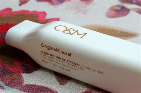 Ingredients 101: Macadamia Nut Oil | The Beauty Informer