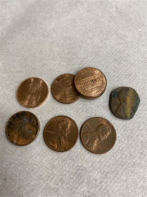 8 Pennies in San Antonio (What Happened to the One on the Right?) : r