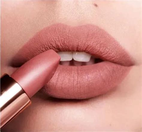 Charlotte Tilbury Губная помада Charlotte Tilbury - Matte Revolution ...