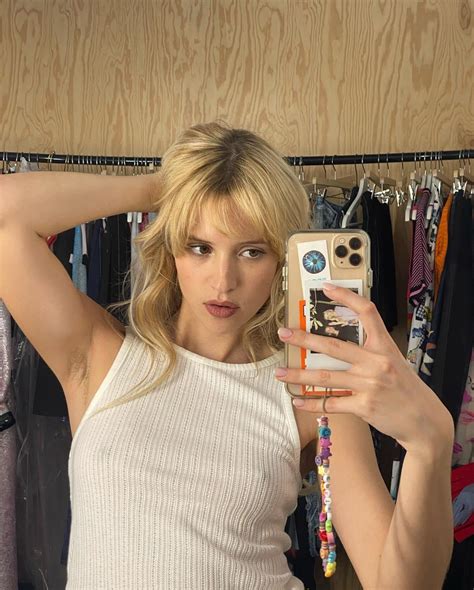 Angèle : r/Braless_Celebs