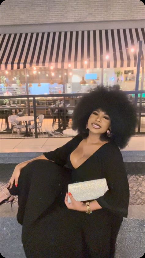 Bombshell Aura (@bombshellaura) • Instagram photos and videos