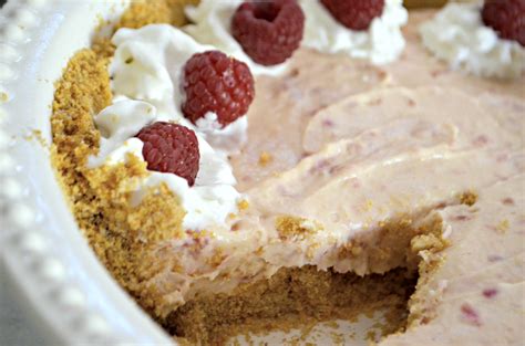 This Easy Raspberry Cream Pie is So Delicious and Fresh | Hip2Save