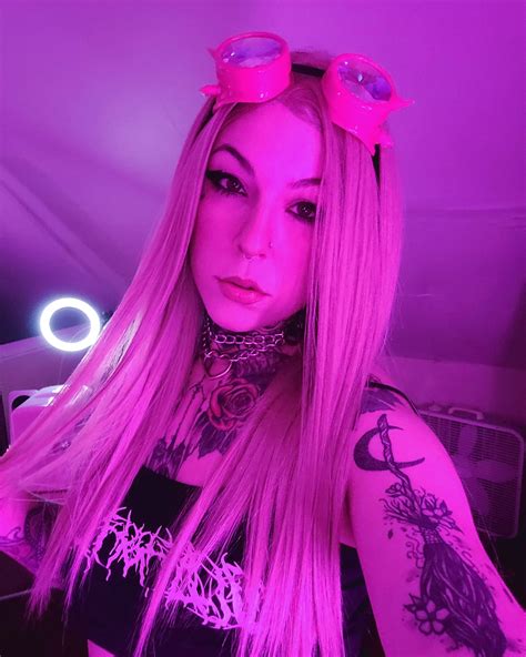 Pinky baby | Scrolller