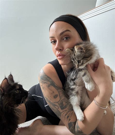 Alyssa Barbara (@alyssabarbara) • Instagram photos and videos