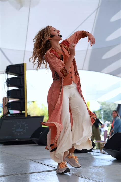 Ana Victoria Garcia 5
