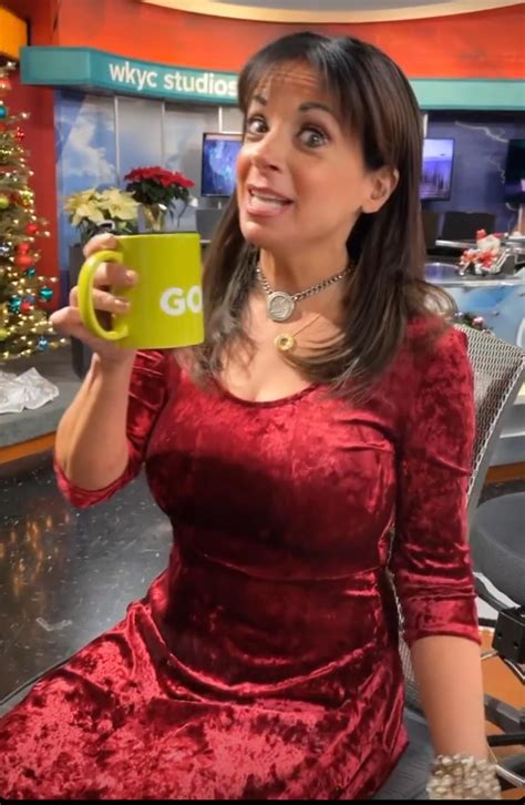 Hollie Strano WKYC : r/hot_reporters