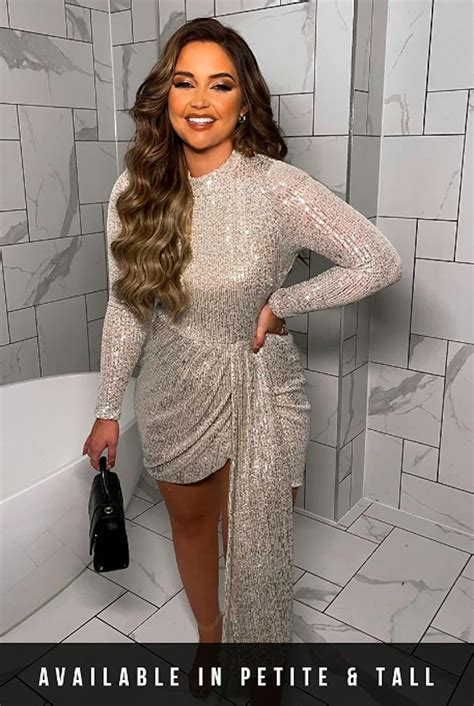 In The Style launch a ‘FOUR-in-one’ coat and it’s flying off the