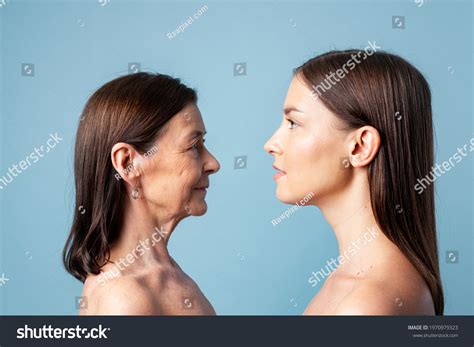 888 Mother daughter nude 图片、库存照片和矢量图 | Shutterstock
