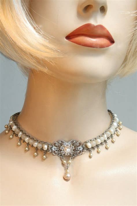 Bridal pearl necklace