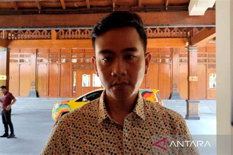 gibran  beri kesempatan anak muda  berwirausaha antara news