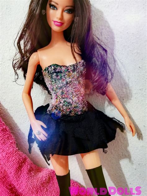 World Dolls: Barbie Selena Gomez ( love you like a love song ) By World