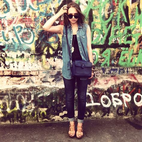 Yana Enzhaeva's feet