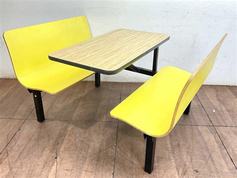 Lot - Restaurant Style Dining Booth