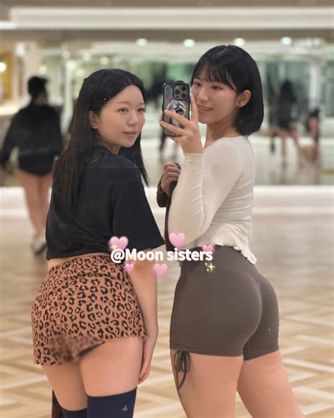 🌟 ️🌝 | - 동생이랑 🍑dance 배우고 왔어요 스ㅔ킷~ 🎵🎶 마지막 사진은 쌤이랑 ! . . #sisters #dance