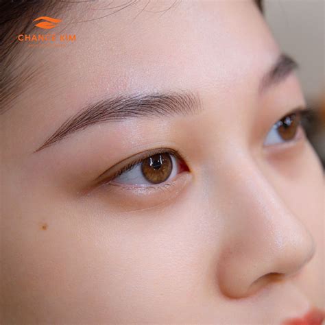 Làm Lông Mày Tự Nhiên: 3 Gợi Ý Dáng Mày Cho Từng Khuôn Mặt - Chance Kim
