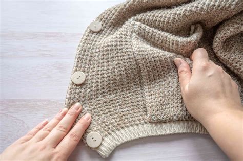 how to fix holes in sweater 1