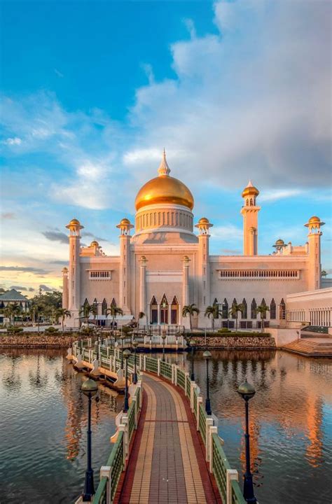ramadhan  hari raya aidilfitri celebration  brunei southeast