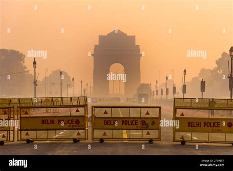 india gate  delhi march     triumphal arch architectural