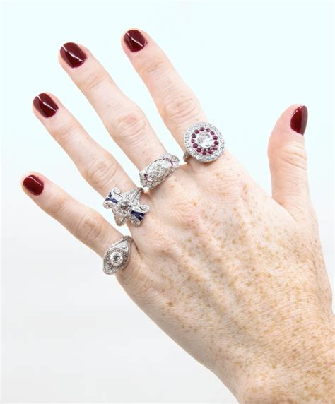 Stunning Vintage Engagement Rings that Never Go Out of Style
