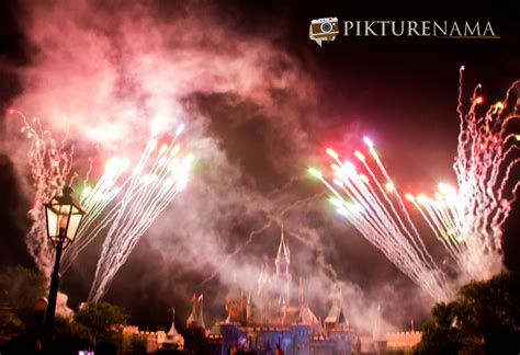 HongKong Disneyland fireworks - Disney in the Stars - Pikturenama