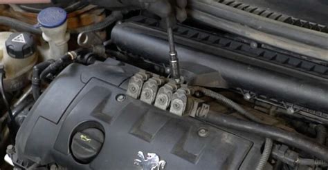 Ръководство за смяна - въздушен филтър: Peugeot 207 хечбек