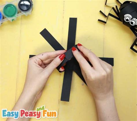 Easy Halloween Paper Garland - Easy Peasy and Fun