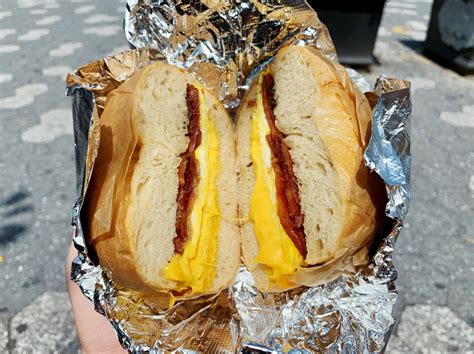 The History and Evolution of Smash Burgers in New York