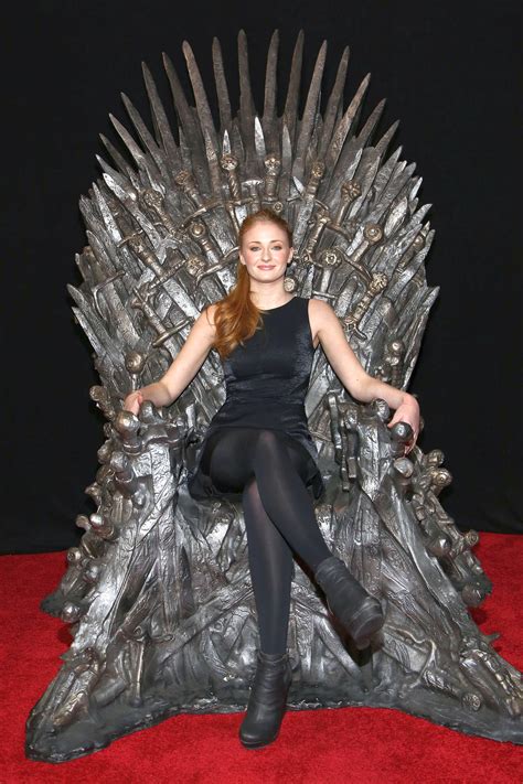 Sophie Turner : r/CelebsInTights