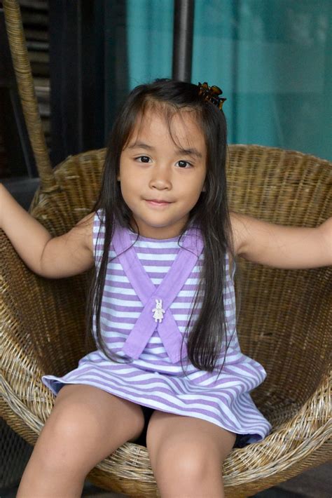 pin de maenonghom em  youngest sister tonhom criancas