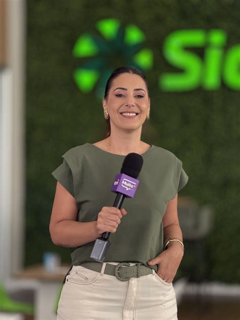 Pri Tanganelli visita o Sicredi e conversa sobre como usar o 13º para