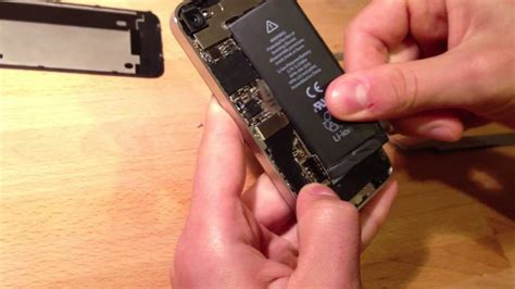 Ремонт iPhone 4 : Как самому заменить батарею на айфоне 4 / Замена ...